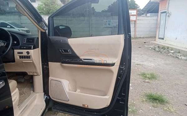 TOYOTA  ALPHARD  2.4