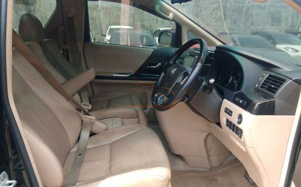 TOYOTA  ALPHARD  2.4
