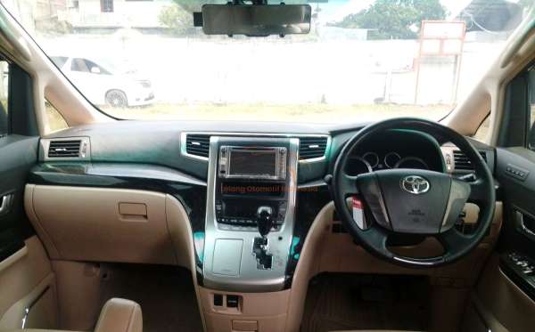 TOYOTA  ALPHARD  2.4