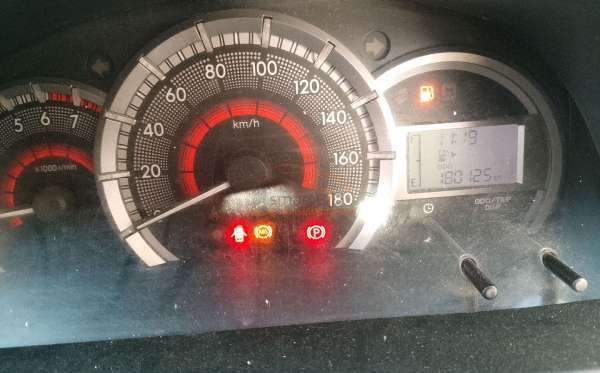 TOYOTA AVANZA 1.3 G
