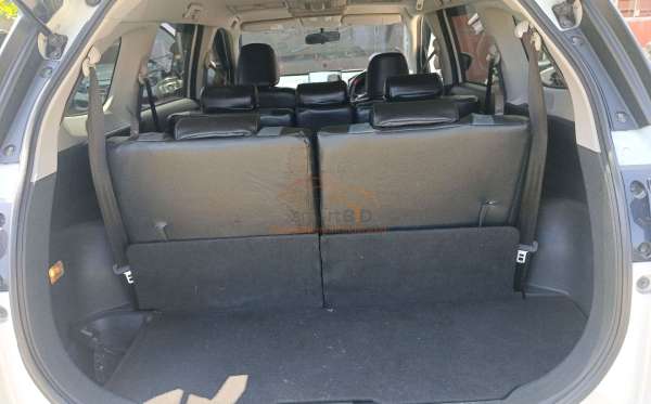 TOYOTA AVANZA
