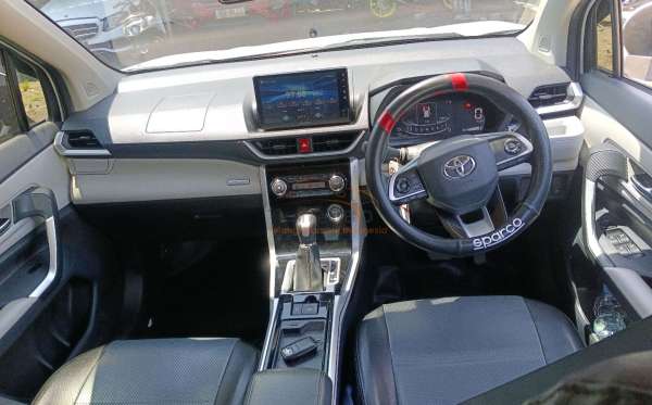 TOYOTA AVANZA