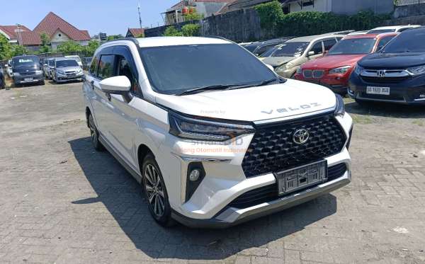 TOYOTA AVANZA