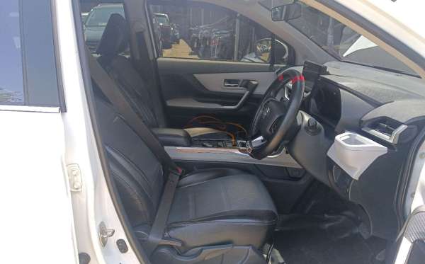 TOYOTA AVANZA