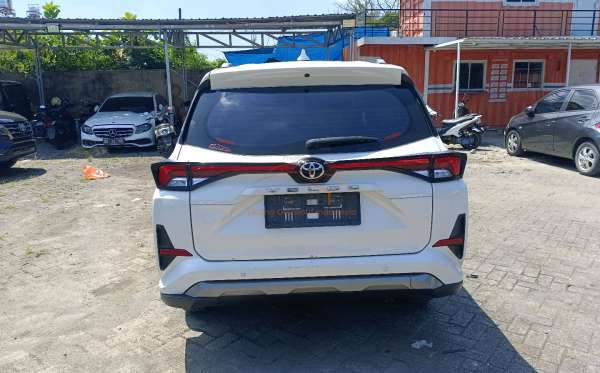 TOYOTA AVANZA
