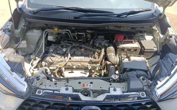 TOYOTA AVANZA