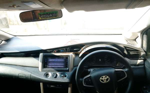 TOYOTA INNOVA G