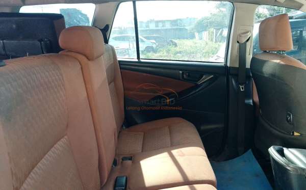 TOYOTA INNOVA G