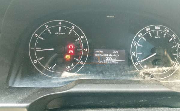 TOYOTA INNOVA G