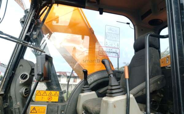 JCB EXCAVATOR TYPE 215 LC NXT