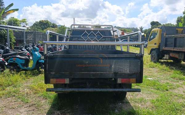 MITSUBISHI L 300