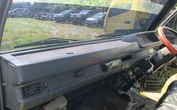 MITSUBISHI L 300