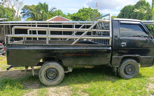 MITSUBISHI L 300