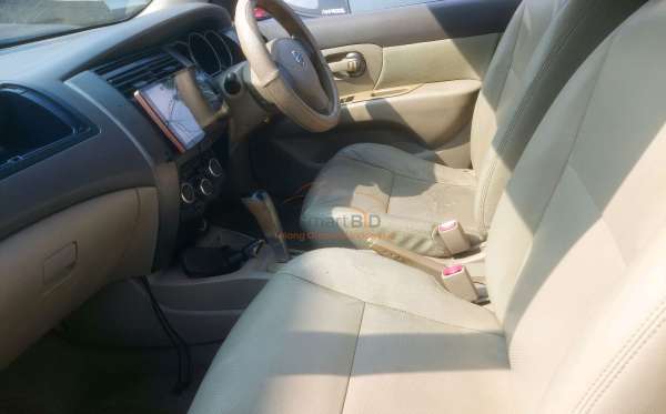 NISSAN GRAND LIVINA XV