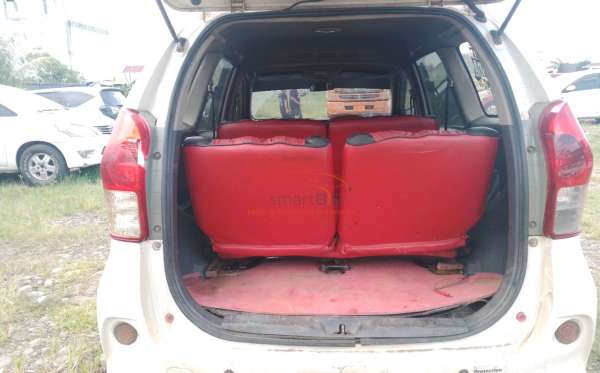 TOYOTA AVANZA