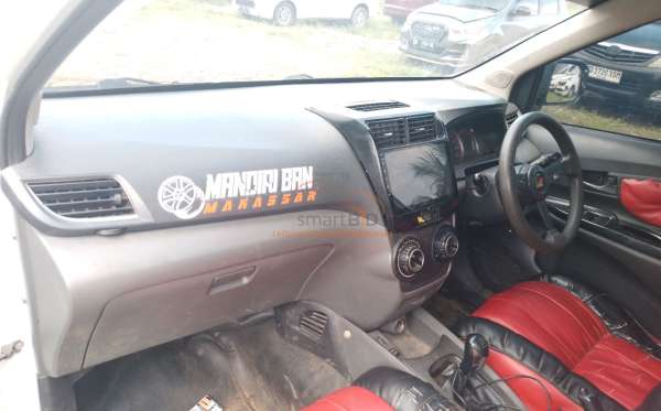 TOYOTA AVANZA