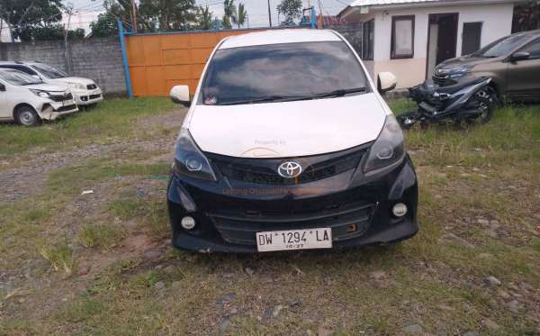 TOYOTA AVANZA