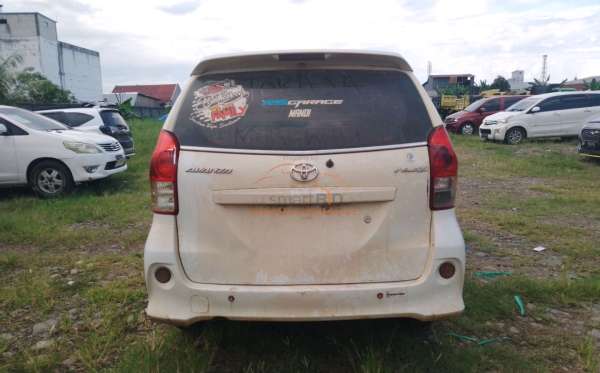 TOYOTA AVANZA
