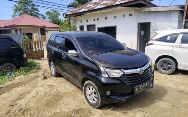 TOYOTA AVANZA
