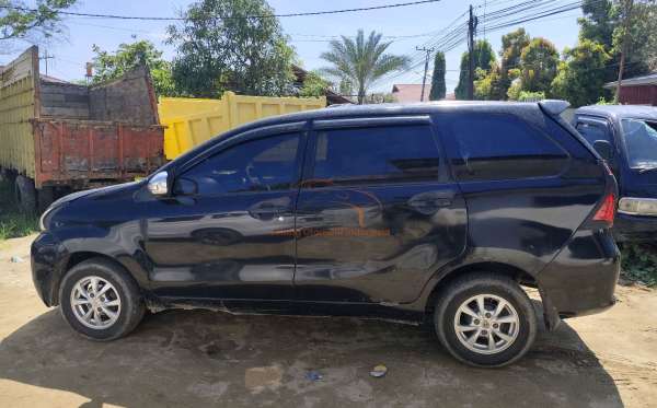 TOYOTA AVANZA