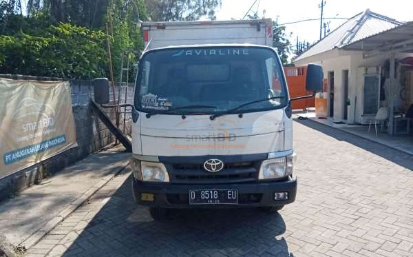 TOYOTA DYNA 110 ST