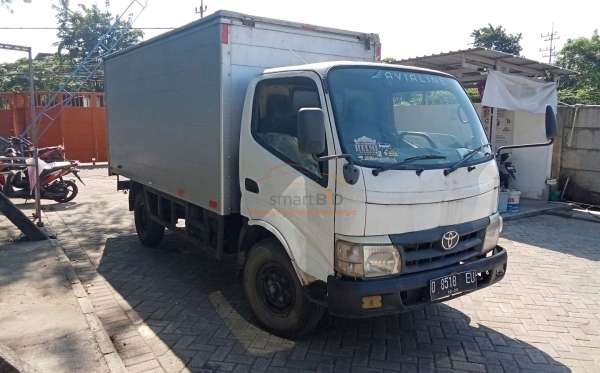TOYOTA DYNA 110 ST