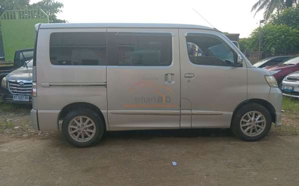 DAIHATSU LUXIO