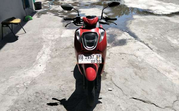 HONDA  GENIO