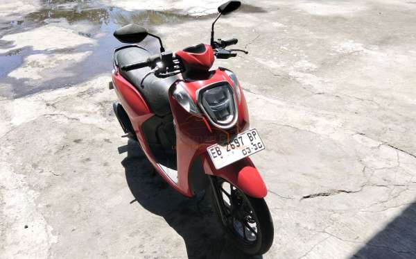 HONDA  GENIO