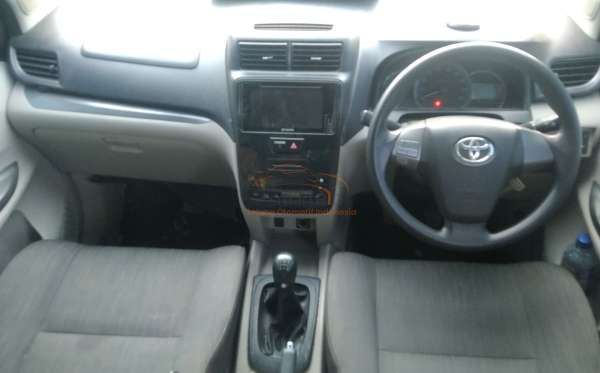 TOYOTA AVANZA 1.3