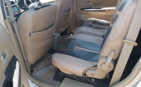 TOYOTA AVANZA