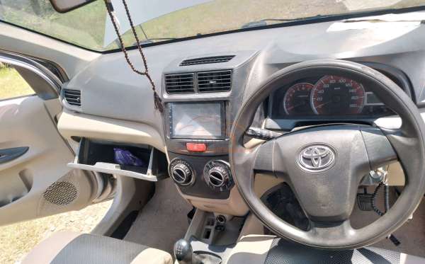 TOYOTA AVANZA