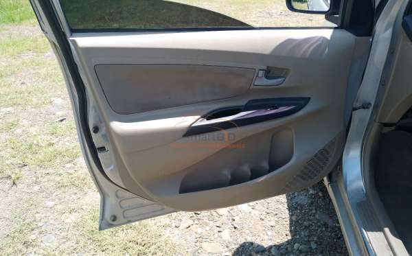 TOYOTA AVANZA