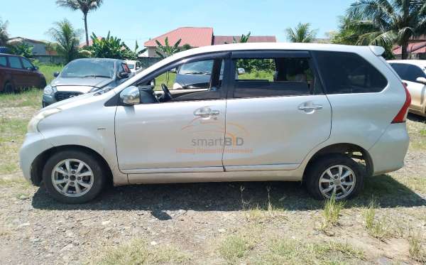 TOYOTA AVANZA