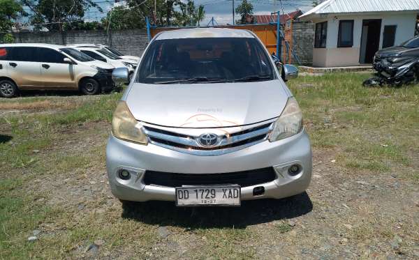 TOYOTA AVANZA
