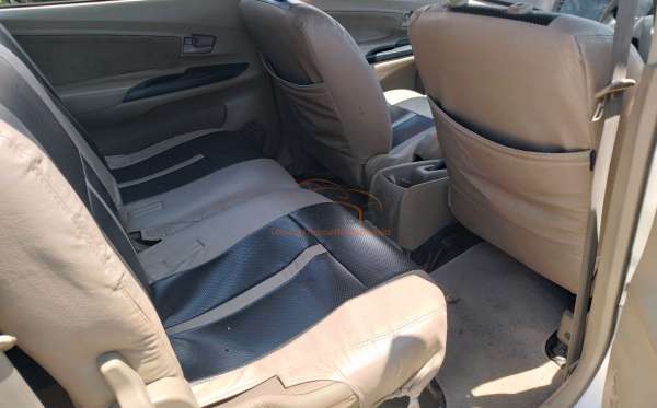 TOYOTA AVANZA