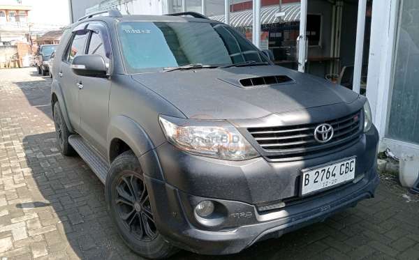 TOYOTA FORTUNER G 2.5