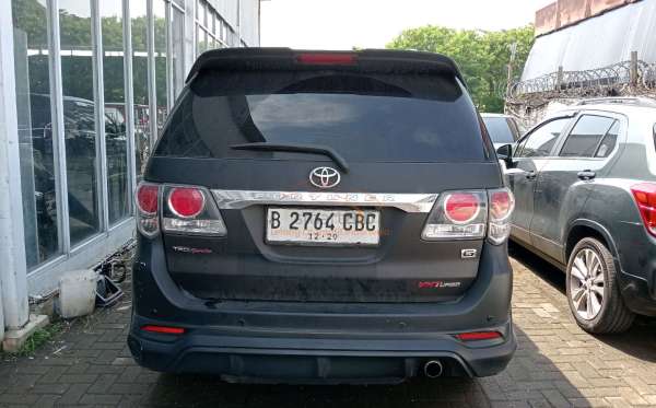 TOYOTA FORTUNER G 2.5