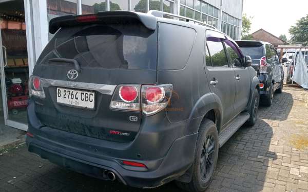 TOYOTA FORTUNER G 2.5