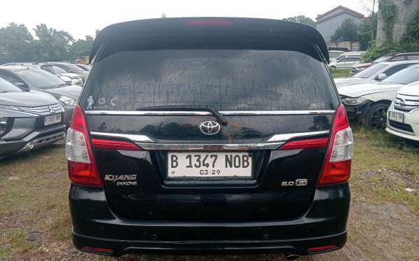 TOYOTA INNOVA G