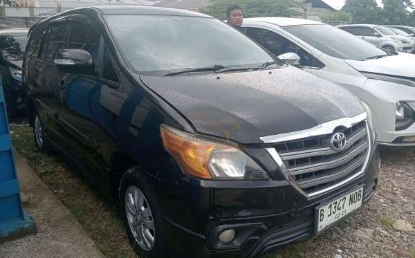 TOYOTA INNOVA G
