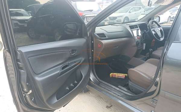 DAIHATSU  XENIA  1.3 X