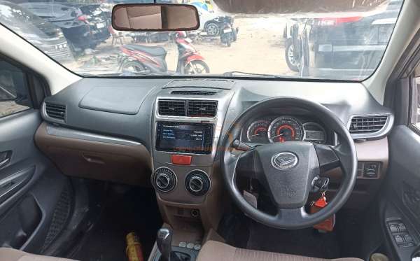 DAIHATSU  XENIA  1.3 X
