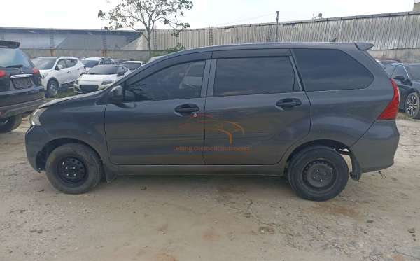 DAIHATSU  XENIA  1.3 X