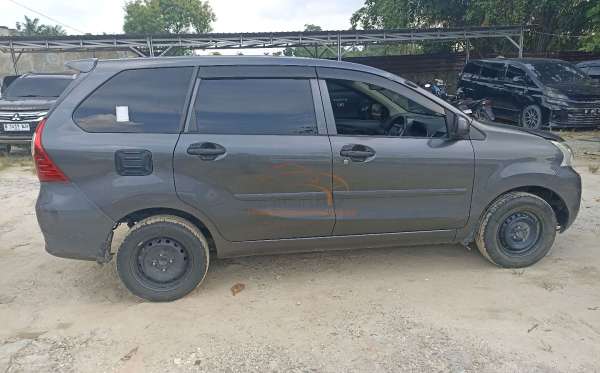DAIHATSU  XENIA  1.3 X