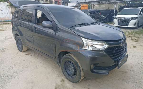 DAIHATSU  XENIA  1.3 X