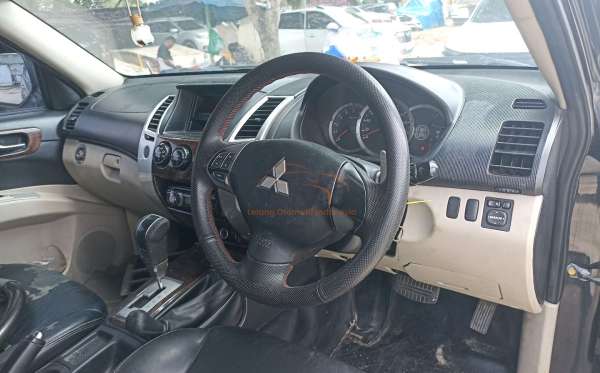 MITSUBISHI PAJERO SPORT 2.5 D EXCEED (4X4)