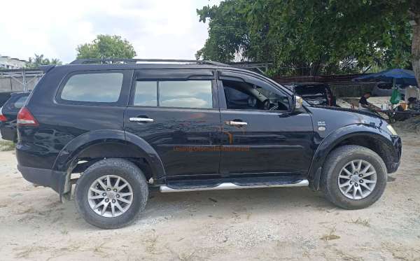 MITSUBISHI PAJERO SPORT 2.5 D EXCEED (4X4)