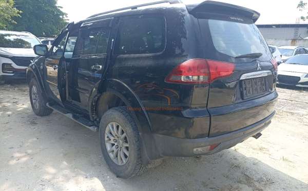 MITSUBISHI PAJERO SPORT 2.5 D EXCEED (4X4)