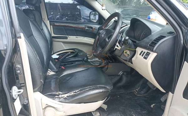 MITSUBISHI PAJERO SPORT 2.5 D EXCEED (4X4)